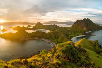 Flores & Padar gay cruise