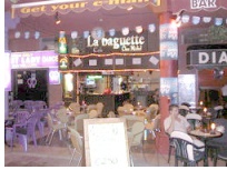 La Baguette Cafe-Bar, Yumbo Centrum