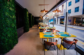 Grand Brizo Hotel cafe