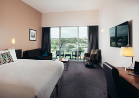 The Port Lincoln Hotel room