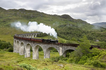 Scotland gay tour - Glenfinnan Viaduct